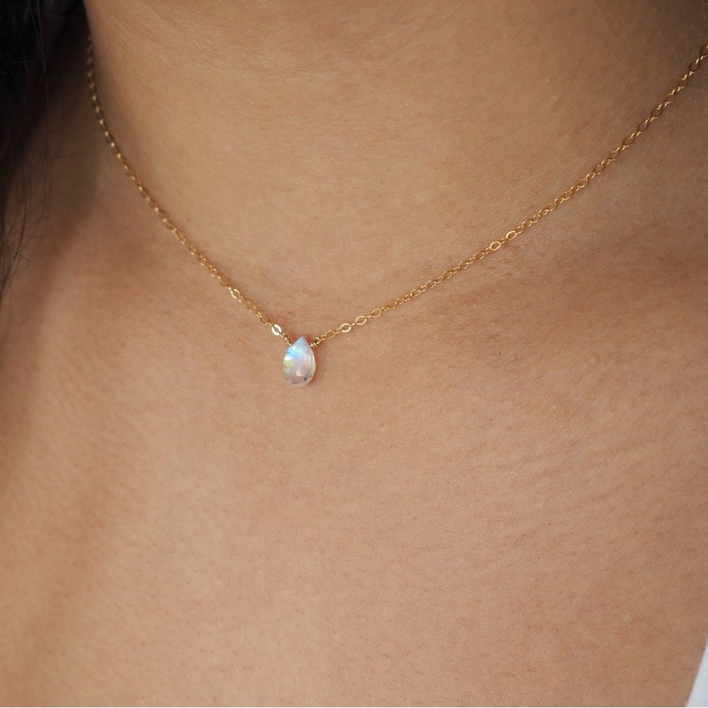 Dainty moonstone necklace